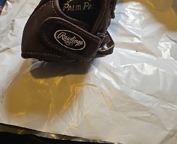 Rawlings Youth Fast Pitch Brown Glove with Pink Accents - Picture 5 of 6